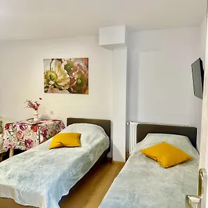 apartament-nr-1-lub-2-przy-sali-kominkowej.krakowhotelspoland.com/
